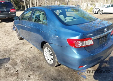 2013 Toyota Corolla Base z USA, uszkodzony, nr VIN 5YFBU4EE1DP210756